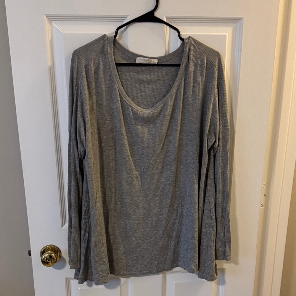 Women's Gray Long-Sleeve Scoop Neck Tee